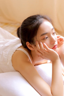 用舌头舔